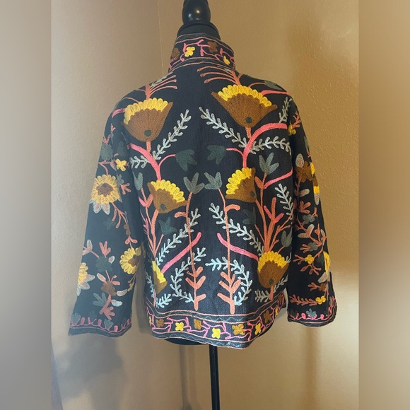 Embroidered jacket size medium - Picture 4 of 5